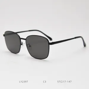 Vintage square metal sunglasses for men and women, stylish retro sun glasses for outdoor travel.