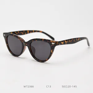 Classic tortoise shell cat eye sunglasses with polarized lenses for trendy women and men.