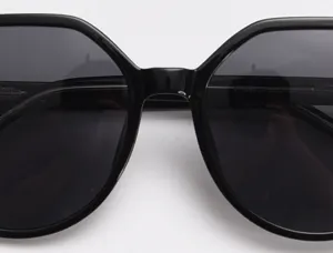 Detailansicht der A1927 Polygon polarisierten Sonnenbrille mit TR90 Rahmen, stylischer Brille.