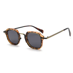 Vintage retro polarized sunglasses with tortoise shell thick frame and metal temples for men women