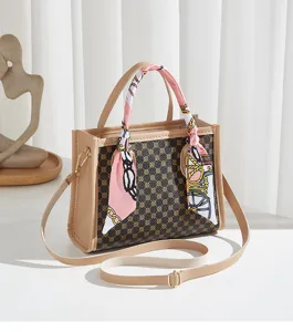 Chic borsa a mano monogram con foulard di seta, elegante borsa a tracolla versatile donna.