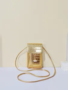 Gouden krokodil patroon mini schoudertas voor telefoon tas met parel hanger detail.