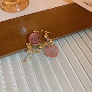 Vintage rosa Rosen Ohrringe vergoldet asymmetrische Kristall Blumen Ohrstecker Schmuck