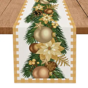 Kerst tafelloper met gouden kerstballen en ruitjesrand voor feestelijke huisdecoratie