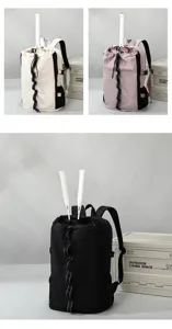 Vue détaillée du sac à dos de sport multifonctionnel avec rangement de raquette et grand.
