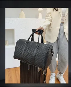 Schwarze karierte Leder Reise-Duffelbag, große Kapazität tragbare Wochenendgepäcktasche.