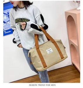 Grande borsa da viaggio impermeabile in tessuto oxford con scomparto umido e asciutto.