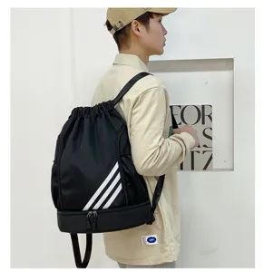Zaino nero con coulisse uomo grande capacità borsa sportiva con scomparto inferiore zip.