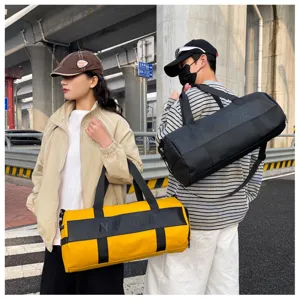 Large capacity gym duffel bag for men and women, lightweight travel sports training bag.