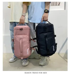 Zaino da viaggio multiuso di grande capacità con tessuto resistente e tasche pratiche.