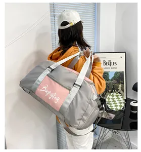 Sac de sport colorblock pour femme grande capacité sac de voyage avec compartiment chaussures