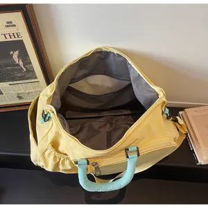 Grande borsa da viaggio sportiva gialla, borsa fitness casual per badminton e tennis.