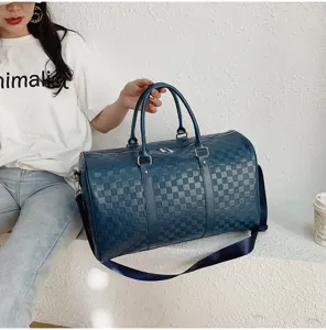 Stilvolle blaue karierte Reisetasche, weiches Leder mit grossem Fassungsvermögen für Sport.