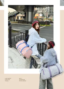 Stylish color-block large capacity sports gym duffel bag for short travel and fitness.