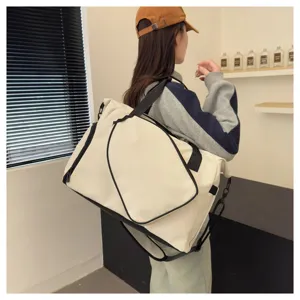 Grand sac de sport pour tennis et fitness, sac bandoulière léger avec compartiment à chaussures.