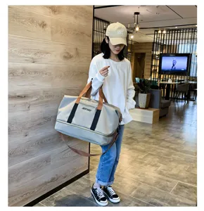 Grand sac de voyage de sport avec une separation humide et seche pour le fitness