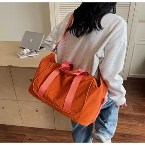 Lightweight oxford cloth fitness duffel bag, casual travel handbag for yoga and outdoor sports.