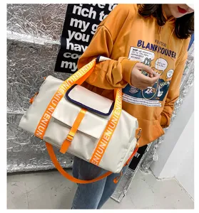 Gran bolsa de deporte fitness de oxford con separacion humedo seco y diseño de bloques de color.