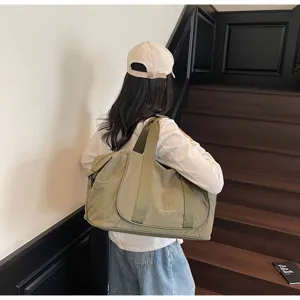 Green oxford cloth travel duffel bag, lightweight outdoor fitness storage bag for daily use.