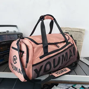 Sac de voyage rose, grand sac de sport de fitness avec poignée et bandoulière réglable.