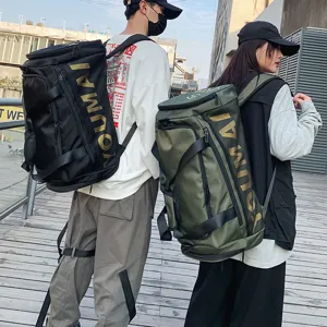 Grand sac à dos de voyage multifonctionnel et sac de sport fitness avec compartiment.