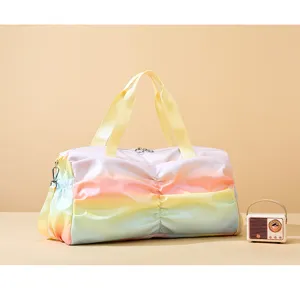 Borsa da palestra arcobaleno pastello con grande capacità e elegante design plissettato.