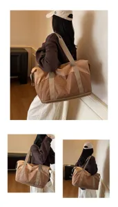 Detailansicht der großen Karo-Reisetasche, die einen stilvollen Alltags-Look zeigt.