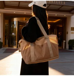 Große Sporttasche für Damen, stilvolle Karomuster Reisetasche mit Nass Trocken Trennung.