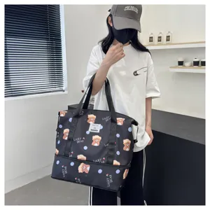 Große Reise-Sporttasche für Damen, niedlicher Bär Druck Oxford Fitness Gym Duffel Bag.