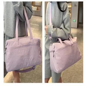 Large capacity women fitness duffel bag travel luggage bag with shoulder strap light purple