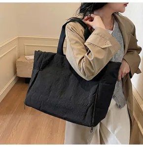 Minimalist large capacity black tote bag casual nylon handbag for women daily commuting shopping