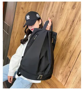 Zaino da viaggio in oxford nero con scomparto per scarpe per palestra e fitness.
