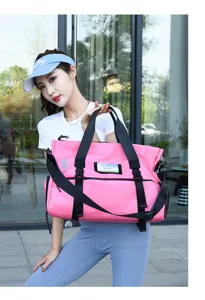 Grande borsa da palestra fitness con scomparto per scarpe in colore rosa dettaglio.