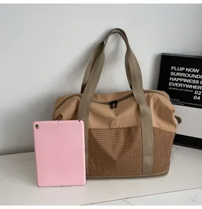 Grosse Kapazitaet Fitness Reisetasche, stilvolle Karo Sporttasche fuer Damen, langlebig.