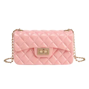 Rosa gesteppte Gelee-Umhängetasche mit Goldkette, stilvolle süße Handtasche für Damen.