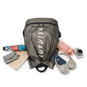 Zaino in pellicola grigia di grande capacità, zaino da viaggio multi-scomparto, borsa casual impermeabile.