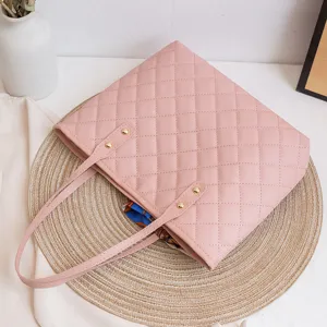 Rosa gesteppte Damentasche, elegante PU Leder Handtasche mit Griffen und feinem Tuch.