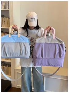 Bolso de viaje grande para mujer, elegante bolsa de fin de semana con correa ajustable.