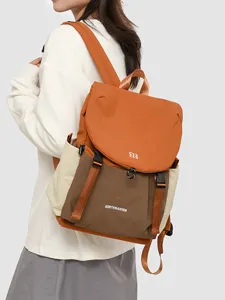 Zaino casual da esterno leggero per donne, elegante borsa da viaggio con tasche multiple.