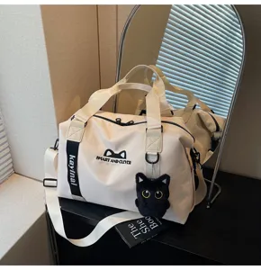 Sac de voyage femme sport fitness sac de week-end avec mignon pendentif chat noir.