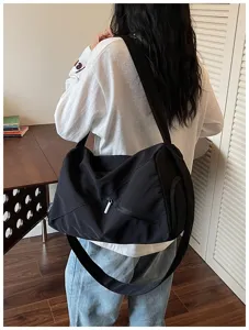 Grand sac de voyage noir pour femmes, sac de sport fitness bandoulière avec séparation sec.