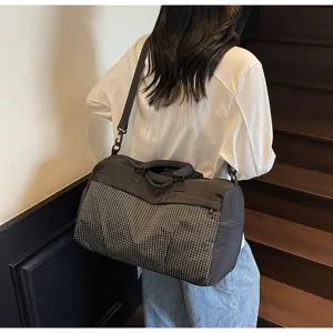 Grand sac de voyage imperméable et léger, idéal pour le sport, le fitness et les loisirs.