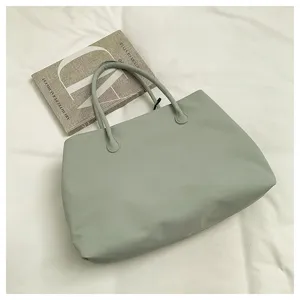 Minimalist large capacity tote bag for women casual solid color shoulder bag daily commute bag