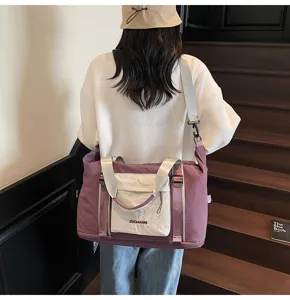 Gran capacidad bolsa de viaje con bolsillo frontal, elegante y ligera para gimnasio y viajes.