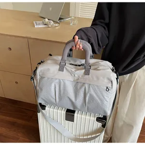 Grand sac de voyage cabine avec bandouliere confortable pour sport fitness et loisirs