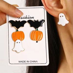 Juego de pendientes de esmalte de Halloween con diseños de murciélago calabaza y fantasma