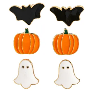 Vista detallada de pendientes de esmalte para Halloween con formas de murciélago y calabaza.
