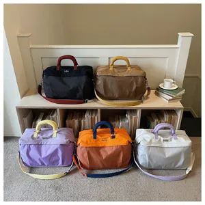 Grande borsa da viaggio capiente e leggera borsone sportivo elegante per palestra e vacanze