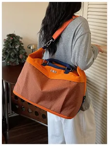 Grande borsa da viaggio leggera e portatile, ideale per brevi viaggi, sport e fitness quotidiano.