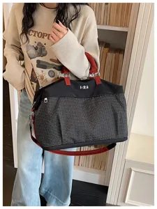 Grande borsa da viaggio capiente, borsone leggero per sport, palestra e brevi spostamenti quotidiani.